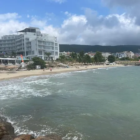 Le Premiere Randevu Sveti Vlas